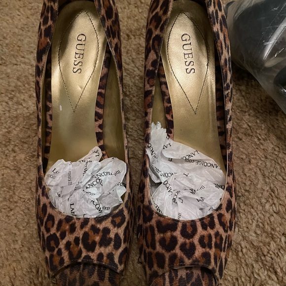 Guess Leopard print peep toe stilettos, 9M, excellent shape - Picture 2 of 3